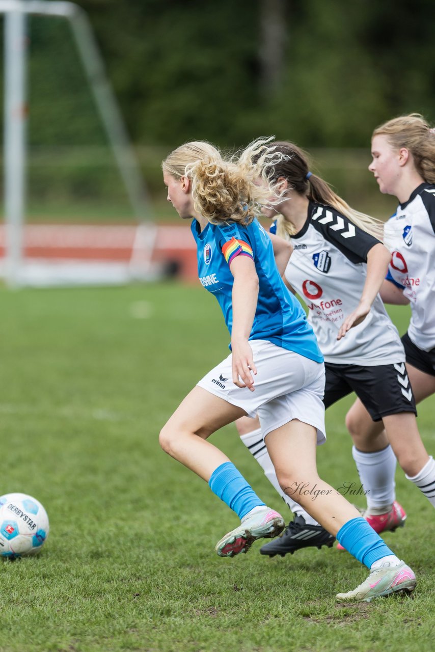 Bild 379 - wBJ VfL Pinneberg - Germania Schnelsen : Ergebnis: 15:1